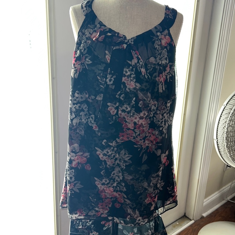 WHBM Romantic Sleeveless front tie Top